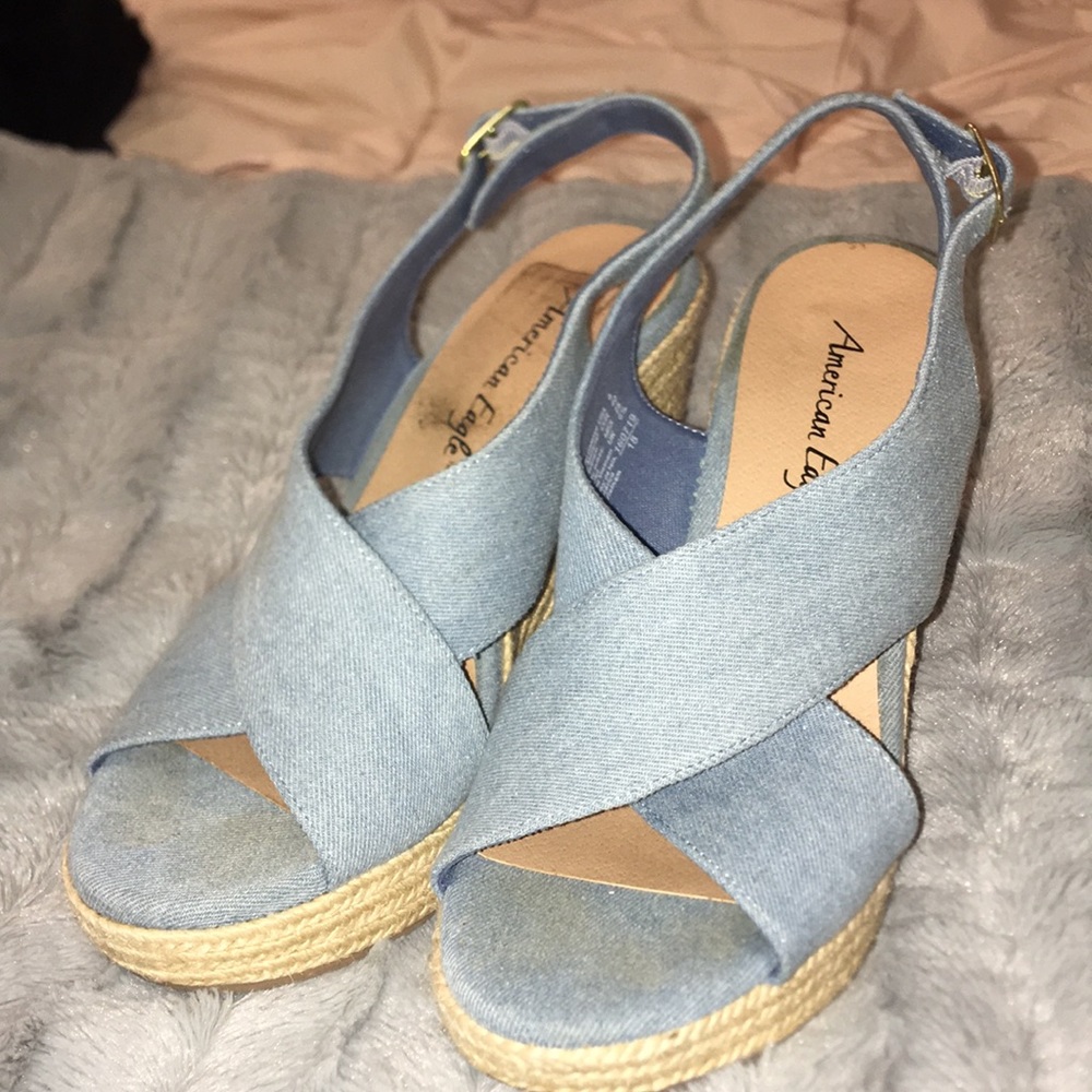 Size 8 American Eagle wedges💕
